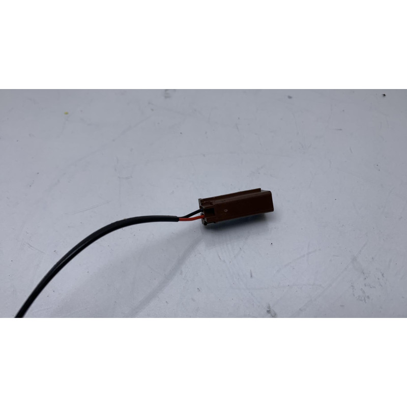 Attache ceinture avant droit FORD FIESTA 7 Photo n°1