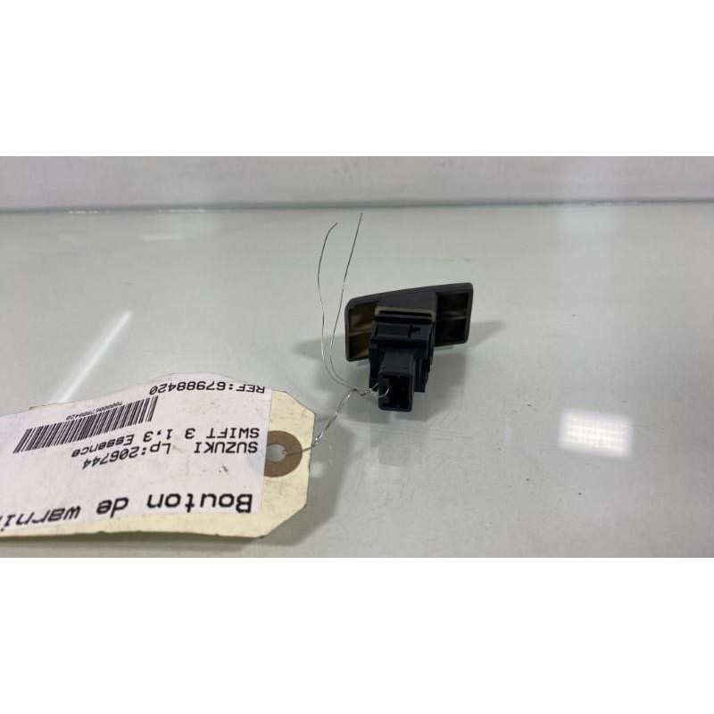 Bouton de warning SUZUKI SWIFT 3 Photo n°1