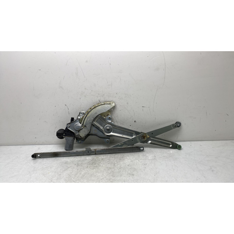 Leve vitre electrique avant droit SUZUKI SWIFT 3 Photo n°3