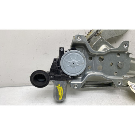 Leve vitre electrique avant gauche SUZUKI SWIFT 3 Photo n°1