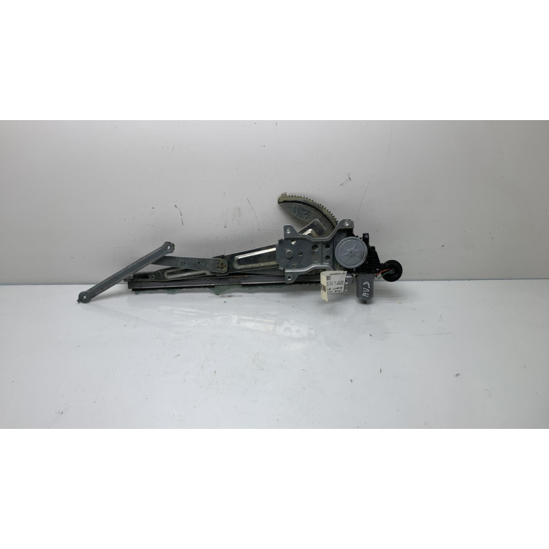 Leve vitre electrique avant droit SUZUKI SWIFT 3 Photo n°3