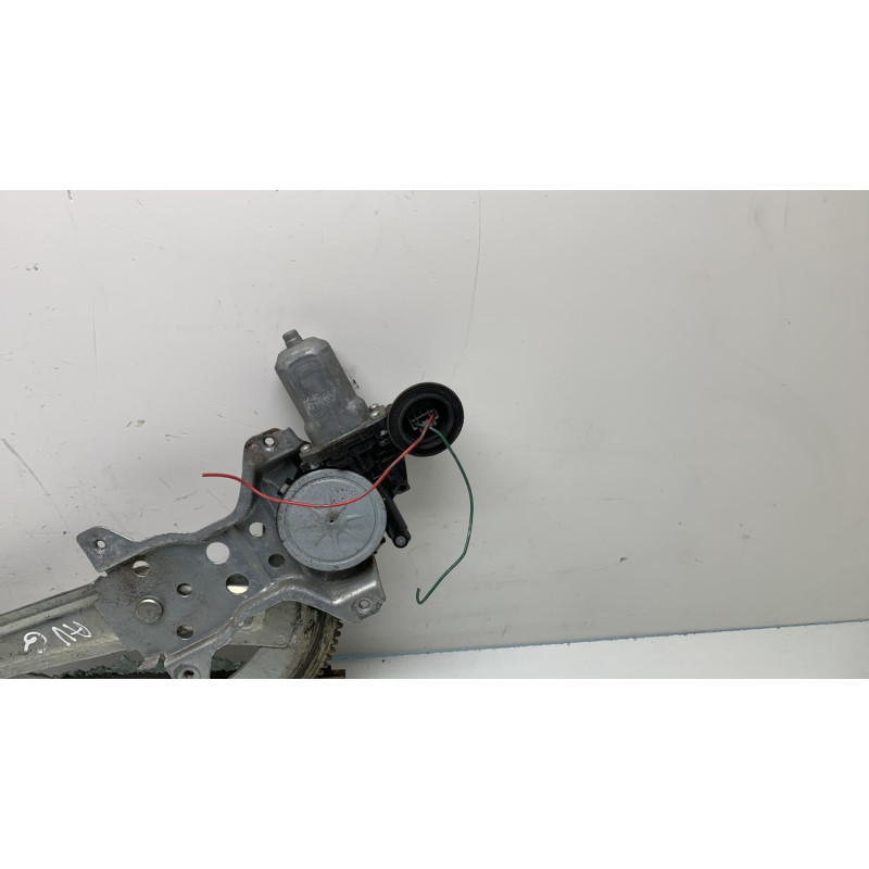 Leve vitre electrique avant gauche SUZUKI SWIFT 3 Photo n°1