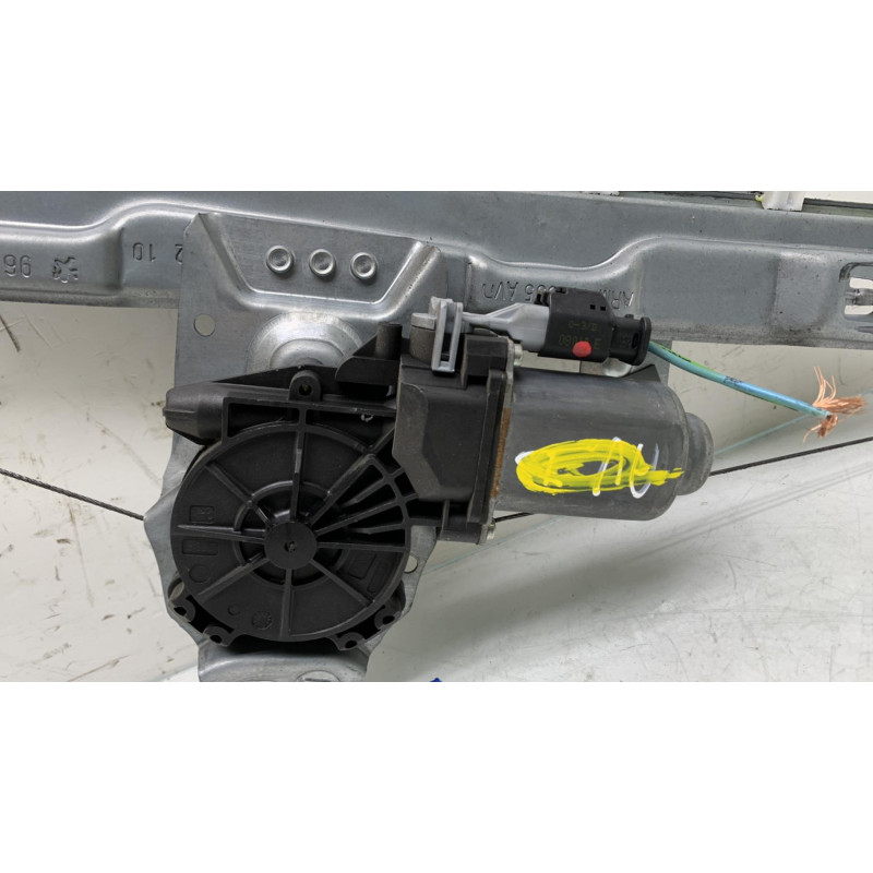 Leve vitre electrique avant droit PEUGEOT 207 Photo n°4