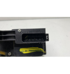 Serrure avant droit FORD FIESTA 5