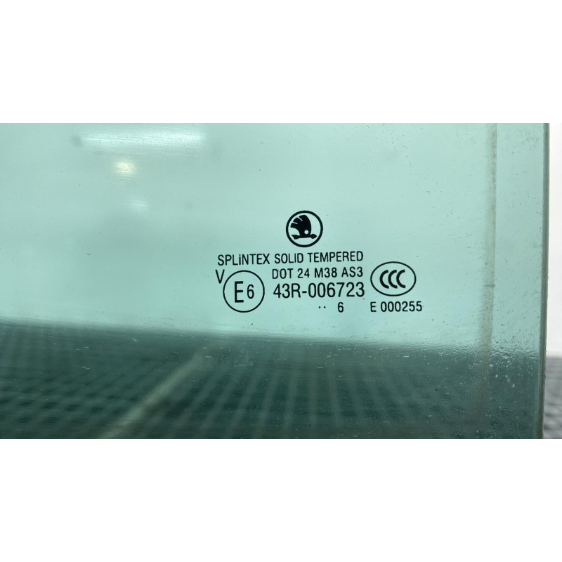 Vitre arriere gauche SKODA FABIA 1 Photo n°3