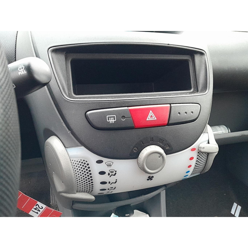 Commande chauffage PEUGEOT 107 Photo n°5