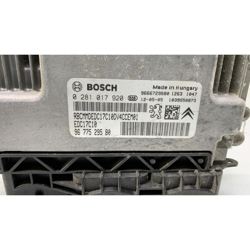 Calculateur moteur PEUGEOT 208 1 Photo n°1