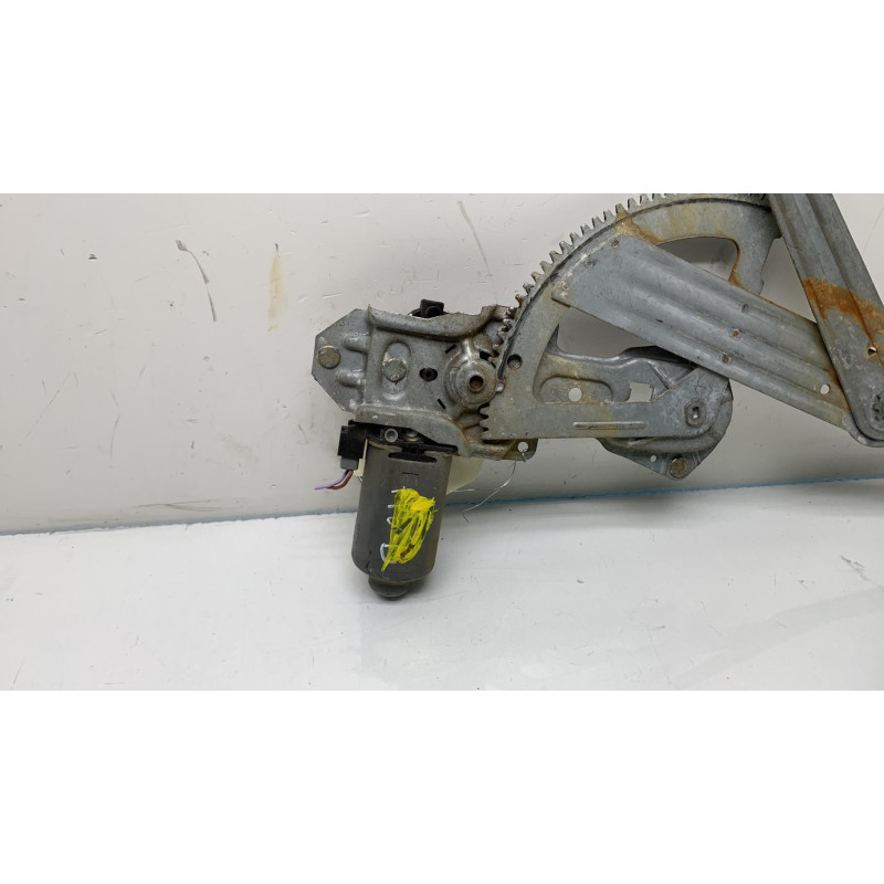 Leve vitre electrique avant droit PEUGEOT 205 Photo n°3