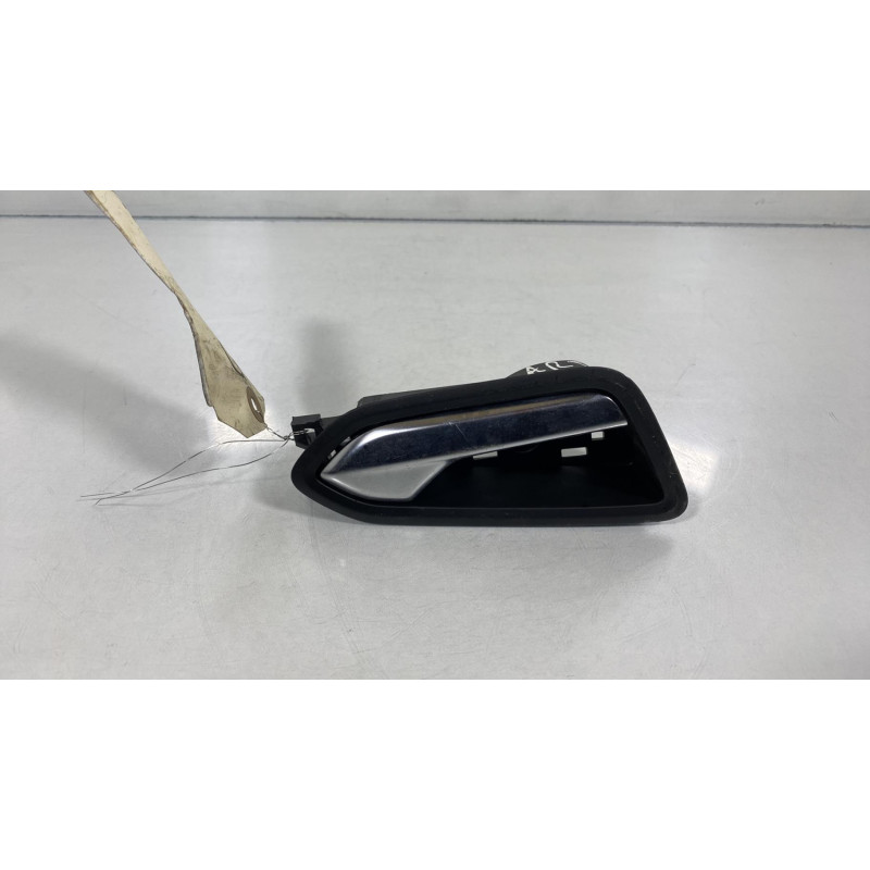 Poignee interieur arriere droit RENAULT CLIO 5 Photo n°1