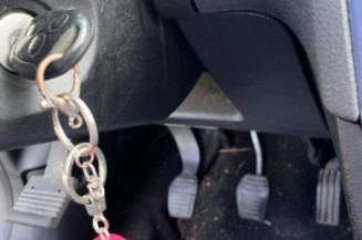 Pare boue arriere droit FORD FIESTA 5