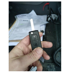 Pretensionneur de ceinture avant gauche PEUGEOT 207