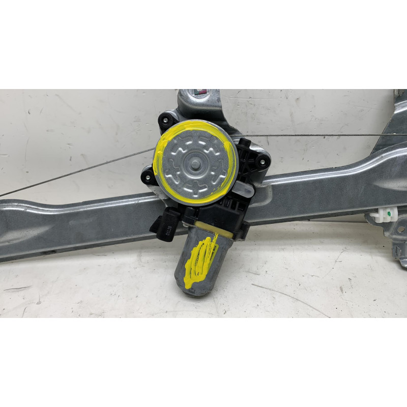 Leve vitre electrique arriere droit CHEVROLET ORLANDO Photo n°3