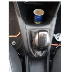 Poignee interieur avant droit PEUGEOT 208 1