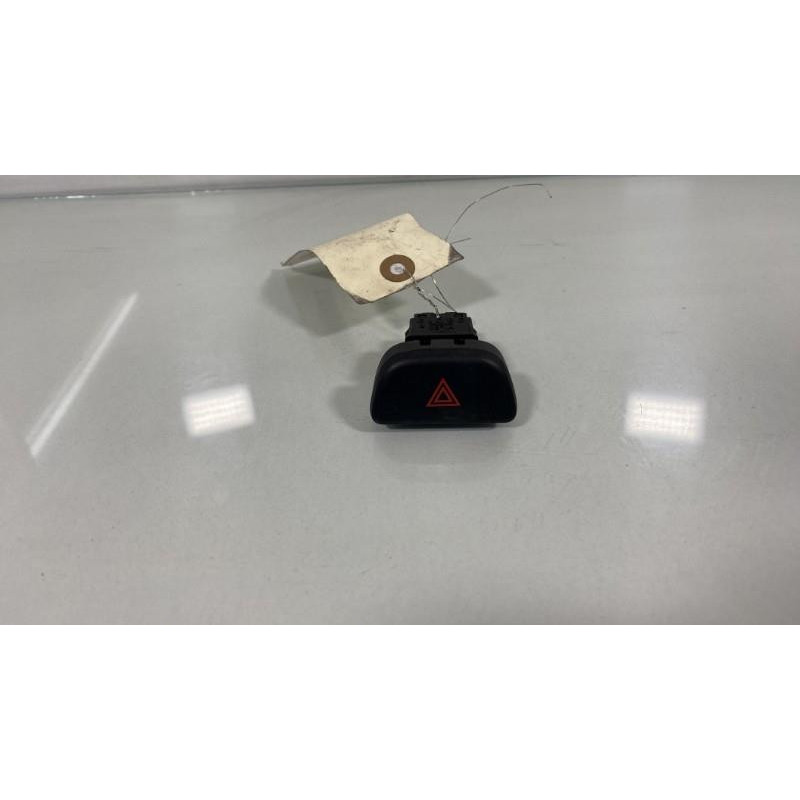 Bouton de warning NISSAN MICRA 4 Photo n°1