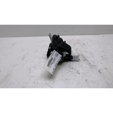 Pretensionneur de ceinture avant gauche RENAULT MEGANE 3