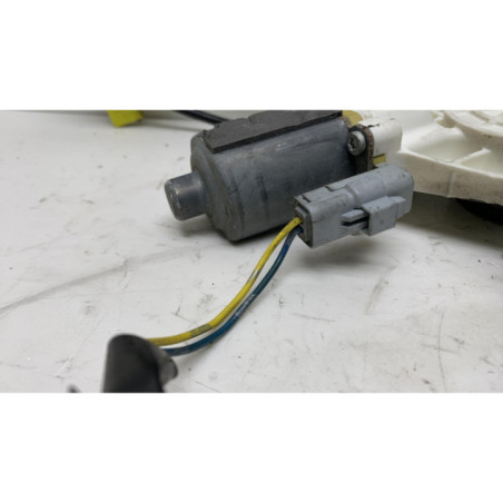 Leve vitre electrique avant droit NISSAN MICRA 3