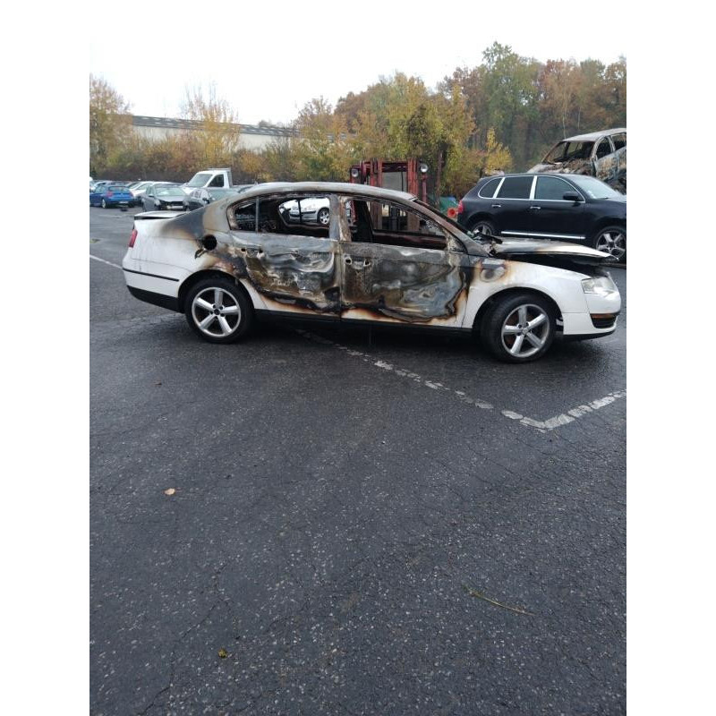 Renfort pare choc arriere (traverse) VOLKSWAGEN PASSAT 5 Photo n°4