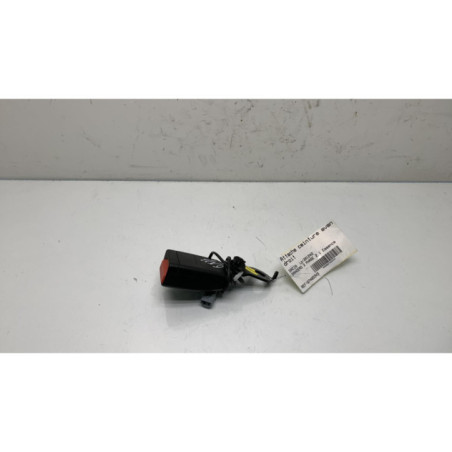 Attache ceinture avant droit DACIA SANDERO 2