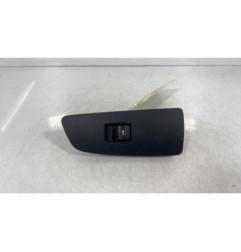 Interrupteur de leve vitre avant droit BMW SERIE 1 E87 Photo n°1