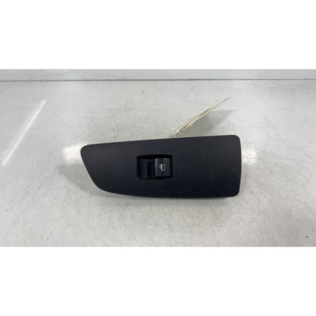 Interrupteur de leve vitre avant droit BMW SERIE 1 E87 Photo n°1