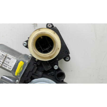 Leve vitre electrique avant gauche TOYOTA YARIS 2 Photo n°1