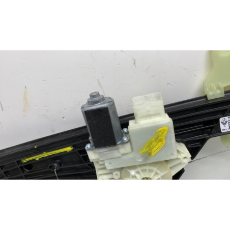 Leve vitre electrique avant droit RENAULT CLIO 5 Photo n°1