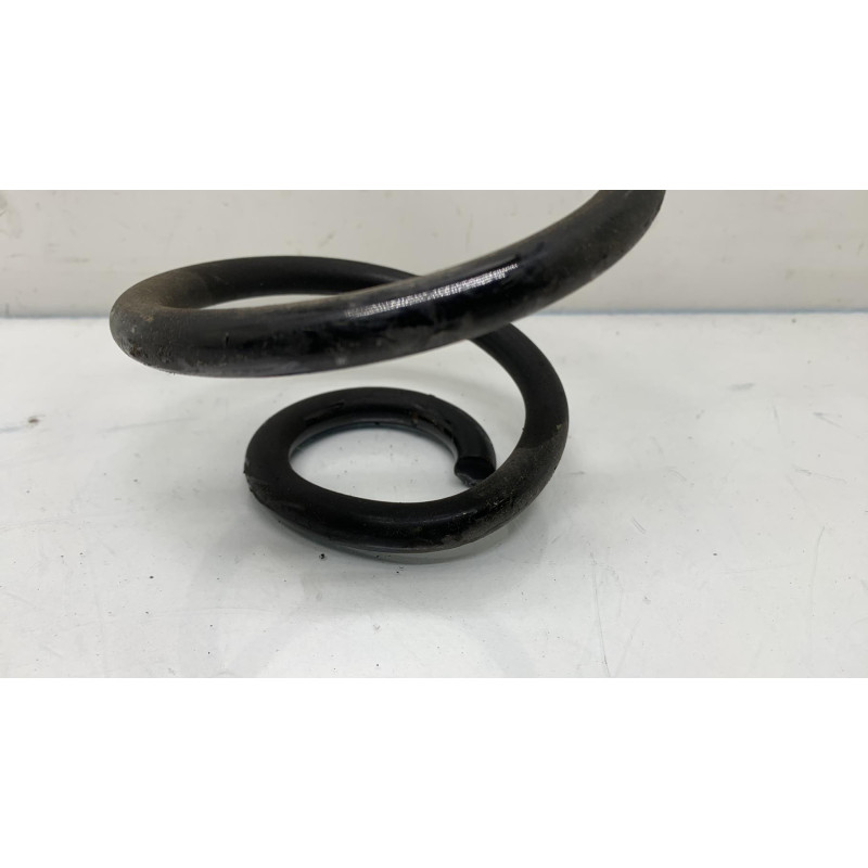 Ressort de suspension arriere droit RENAULT CLIO 5 Photo n°1
