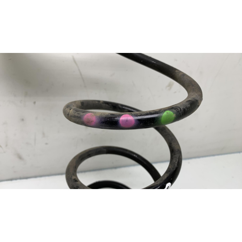 Ressort de suspension arriere droit RENAULT CLIO 5 Photo n°2