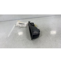 Interrupteur de leve vitre arriere droit RENAULT CLIO 4
