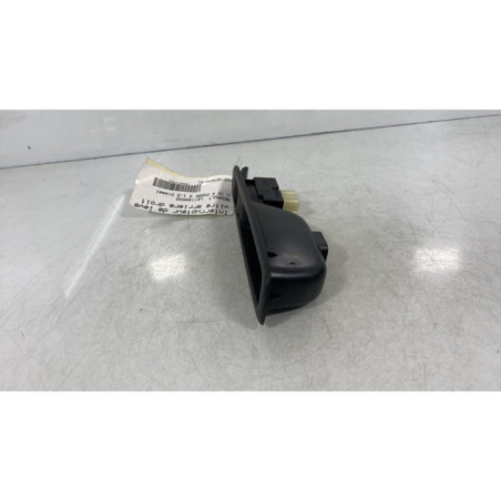 Interrupteur de leve vitre arriere droit RENAULT CLIO 4