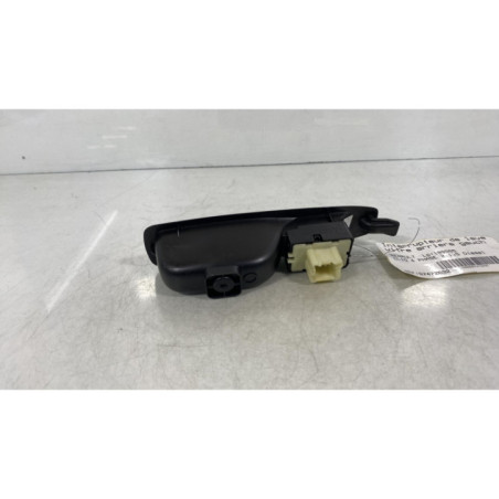 Interrupteur de leve vitre arriere gauche RENAULT CLIO 4