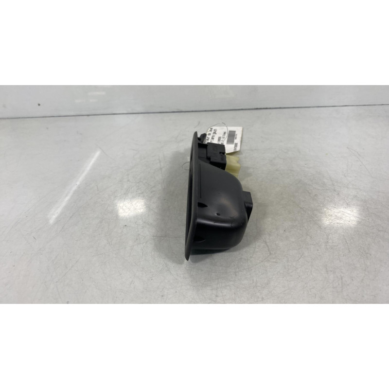 Interrupteur de leve vitre arriere gauche RENAULT CLIO 4 Photo n°3