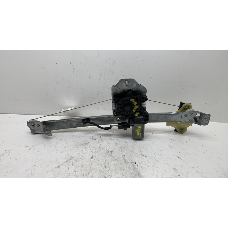 Leve vitre electrique avant droit RENAULT CLIO 4 Photo n°1