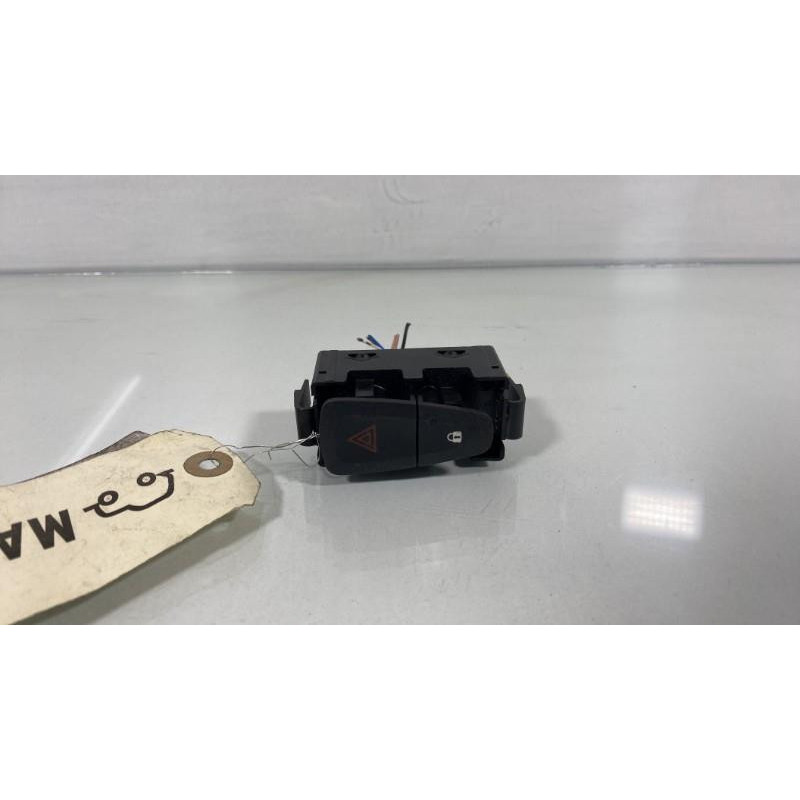 Bouton de warning DACIA DOKKER Photo n°3
