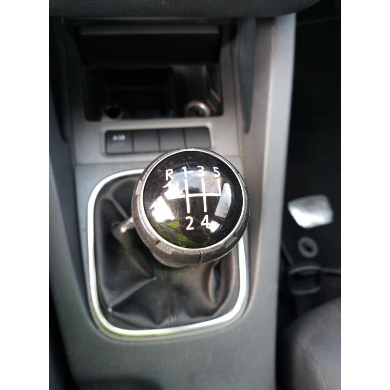 Feu arriere secondaire droit (feux) VOLKSWAGEN GOLF 5 Photo n°8