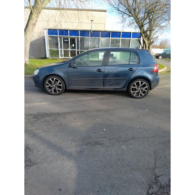Feu arriere secondaire droit (feux) VOLKSWAGEN GOLF 5 Photo n°10