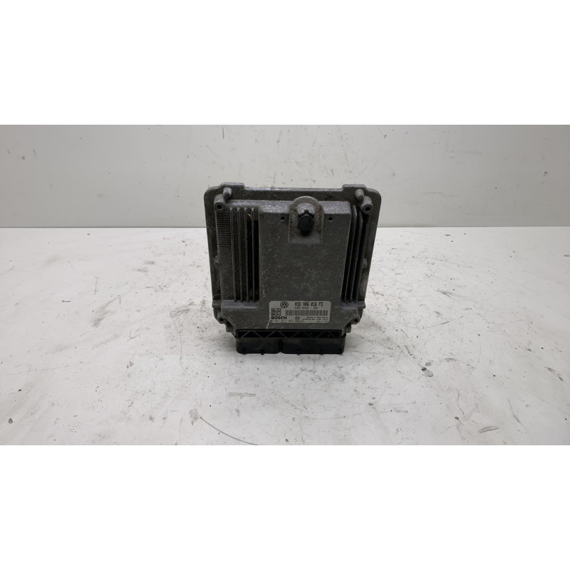 Calculateur moteur VOLKSWAGEN GOLF 5 Photo n°3