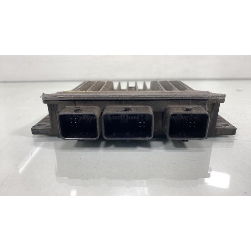 Calculateur moteur RENAULT CLIO 3 Photo n°3