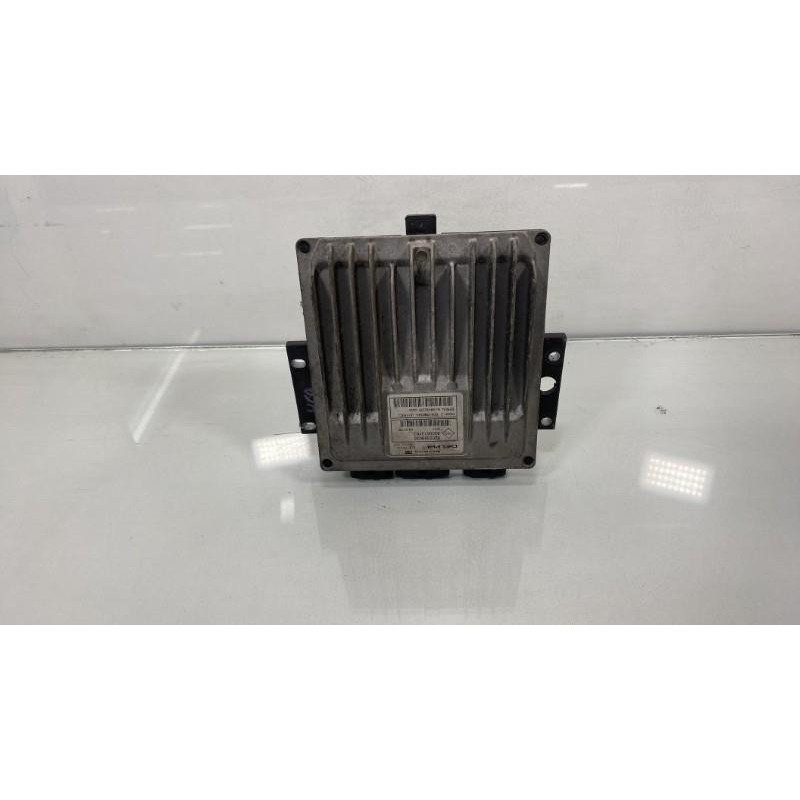 Calculateur moteur RENAULT CLIO 3 Photo n°1