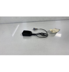 Attache ceinture avant gauche PEUGEOT 208 1