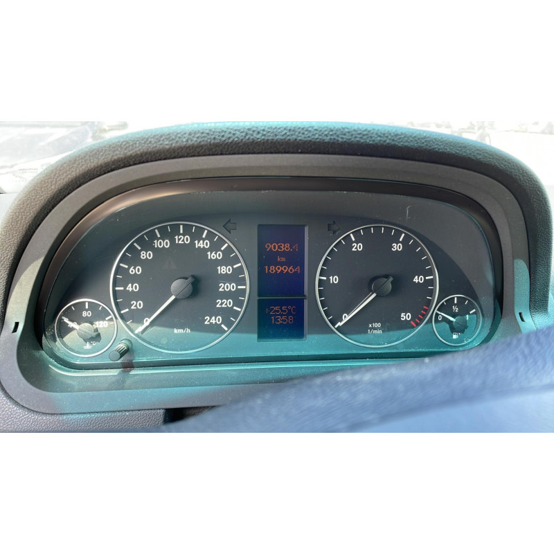 Malle/Hayon arriere MERCEDES CLASSE A 169 Photo n°17