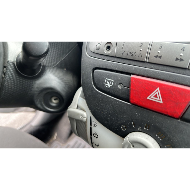 Leve vitre electrique avant gauche CITROEN C1 1 Photo n°8