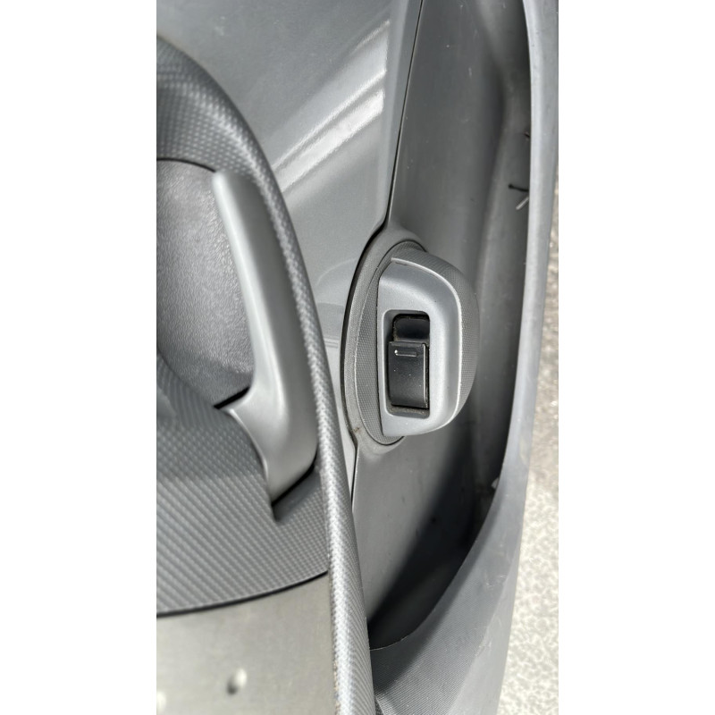 Leve vitre electrique avant gauche CITROEN C1 1 Photo n°17