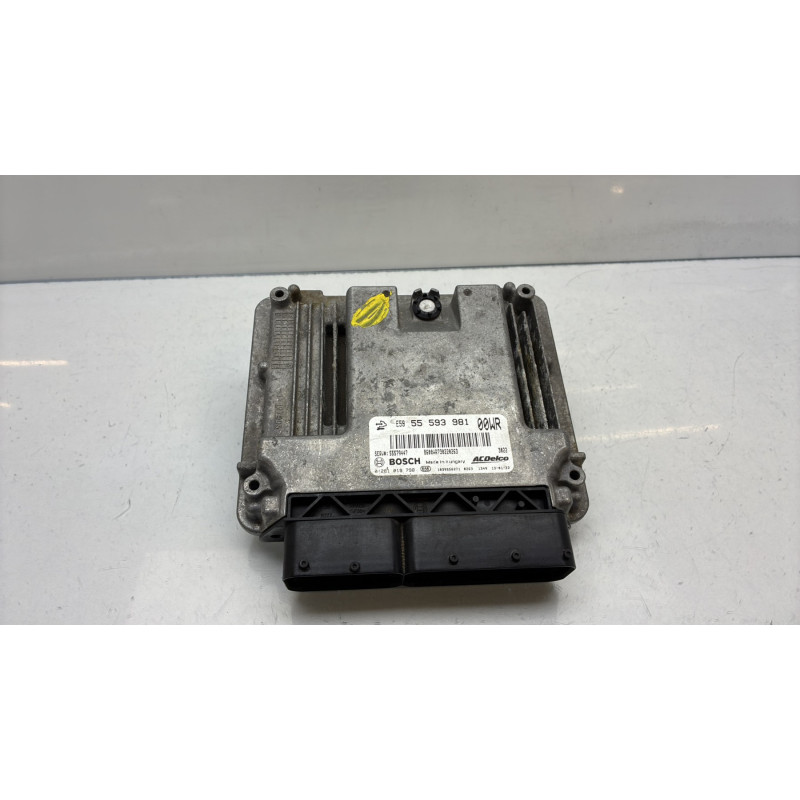 Calculateur moteur OPEL CORSA D Photo n°1