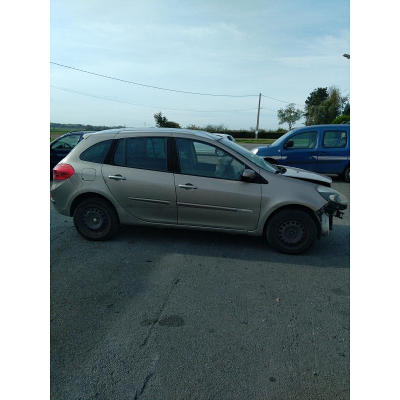 Pare boue arriere droit RENAULT CLIO 3 Photo n°12