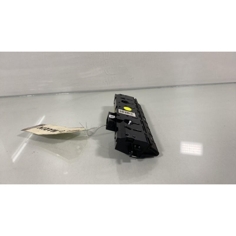 Bouton de warning RENAULT CLIO 5 Photo n°2