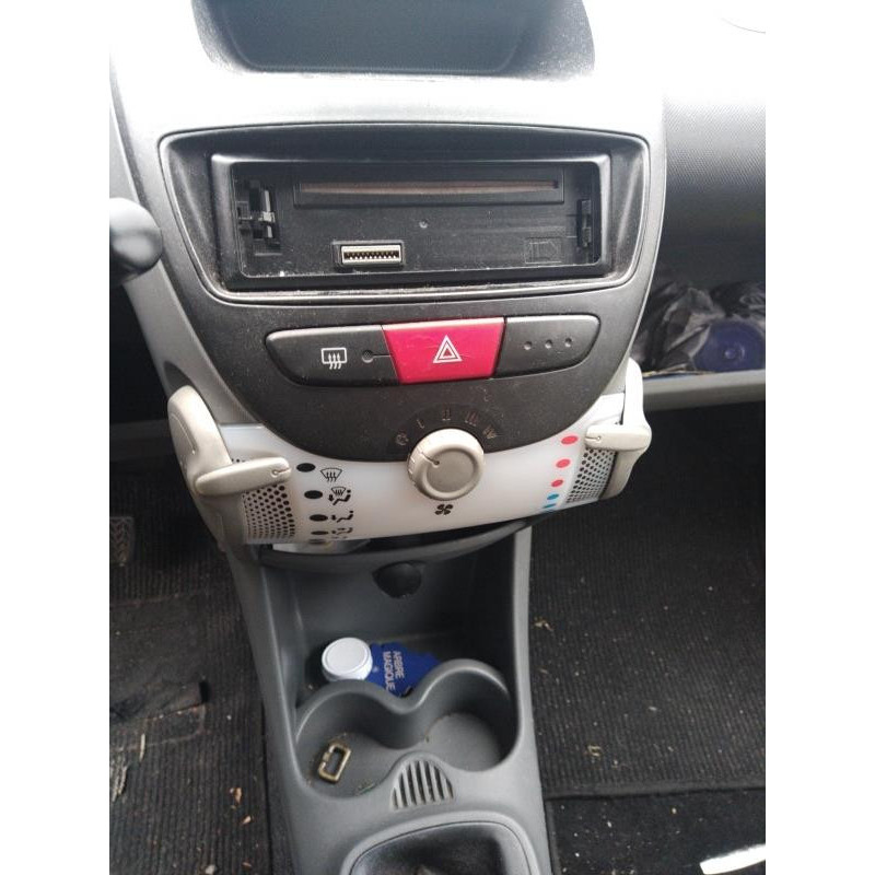 Pretensionneur de ceinture avant gauche PEUGEOT 107 Photo n°4