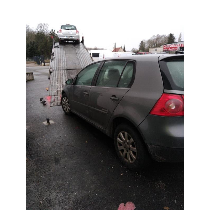 Feu arriere secondaire droit (feux) VOLKSWAGEN GOLF 5 Photo n°6