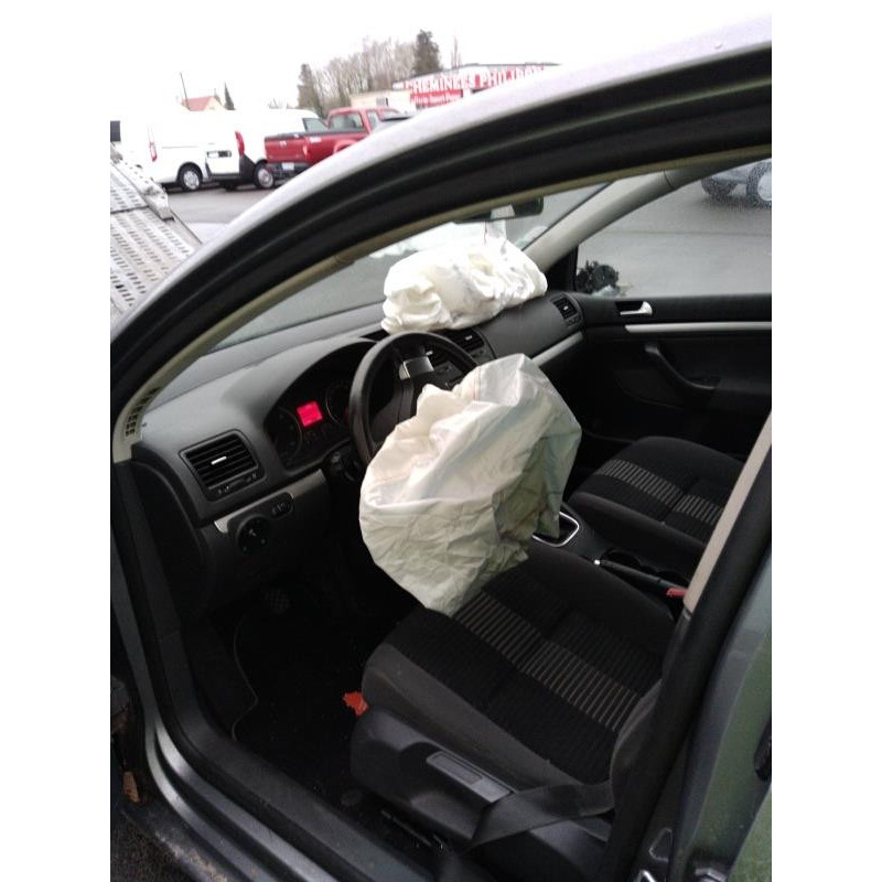 Feu arriere secondaire droit (feux) VOLKSWAGEN GOLF 5 Photo n°13