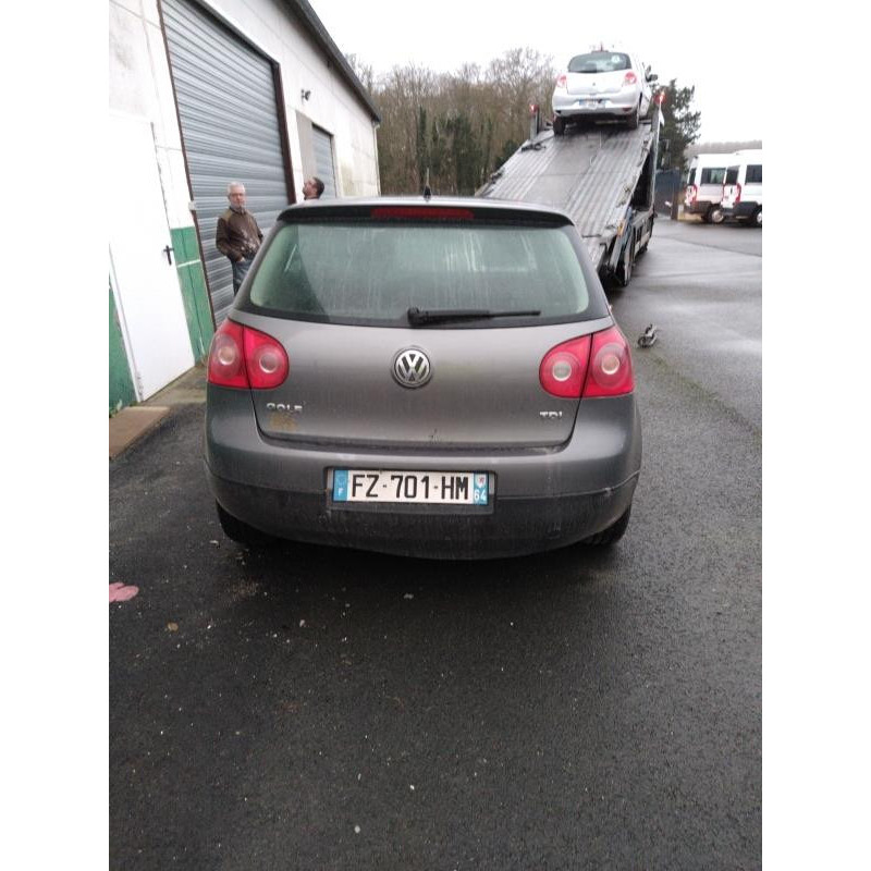 Feu arriere secondaire droit (feux) VOLKSWAGEN GOLF 5 Photo n°15